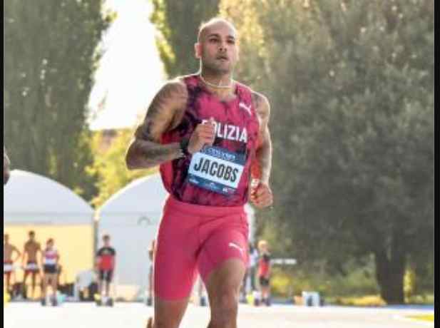 Marcell Jacobs vince a Rieti la batteria dei 100 metri, appuntamento a domenica